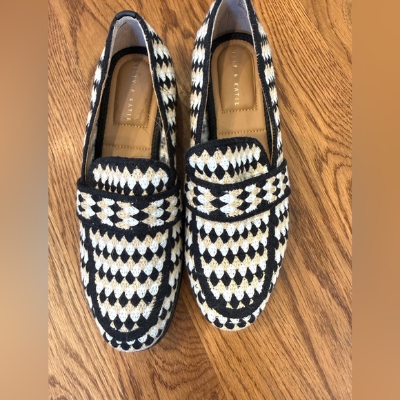 Kelly & Katie Shoes - Kelly & Katie Black, White & Beige Woven Loafers - Like New!!